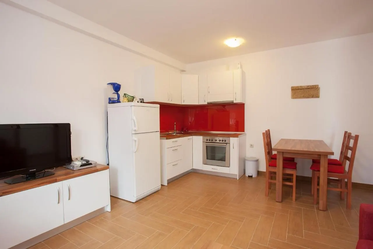 *** Guest house Dalibor Baska Rooms Croatia